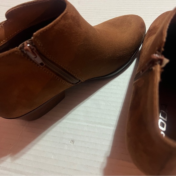 Soda Womens Booties Size 6.5 Brown Boots Ankle Zip Heel Faux Suede Shoes New - Picture 7 of 8